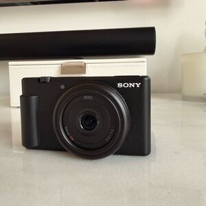 Sony ZV-1F Vlog Camera